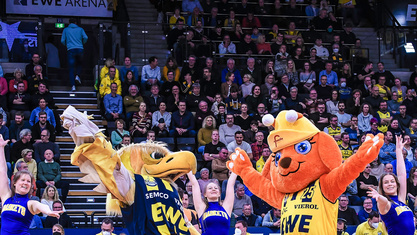 Einkaufsland Maskottchen bei den EWE Baskets