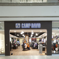 Camp David Laden Außenansicht